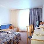 Lille Ouest By Ihg Hotel Englos