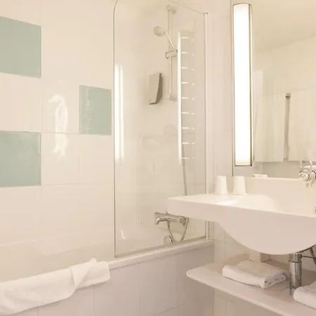 Hotel Lille Ouest By Ihg 4*