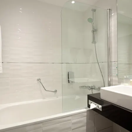 Hotel Lille Ouest By Ihg Englos