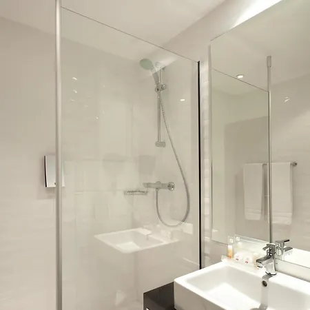 Hotel Lille Ouest By Ihg Englos