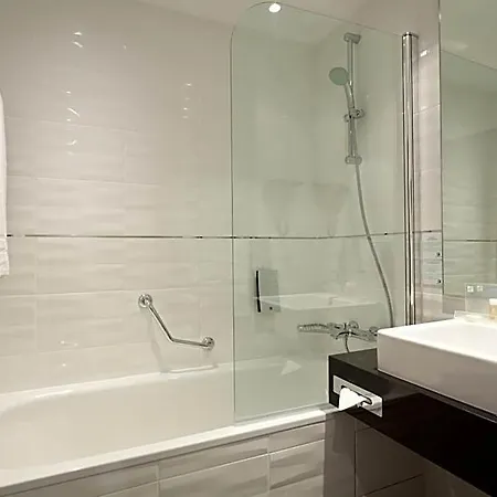 Hotel Lille Ouest By Ihg