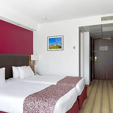 Lille Ouest By Ihg 4*