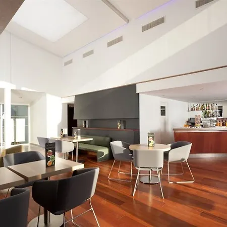Lille Ouest By Ihg 4*
