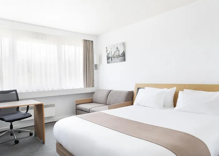 Lille Ouest By Ihg 4*