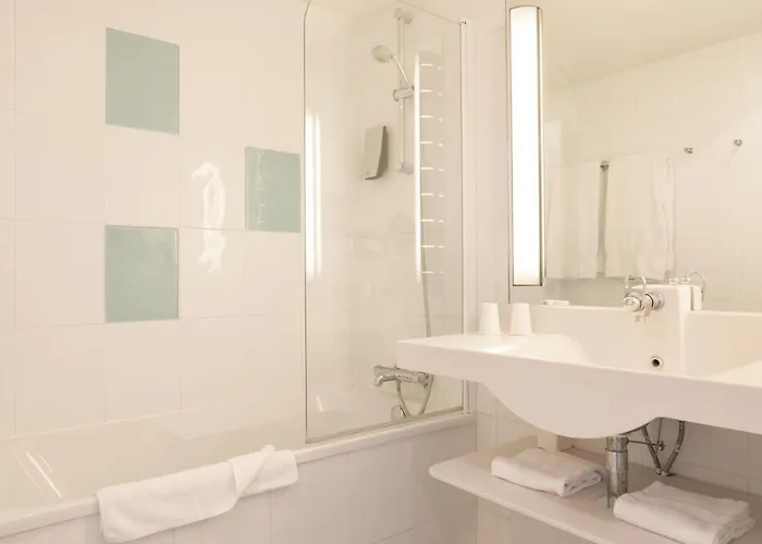 Hotel Lille Ouest By Ihg 4*