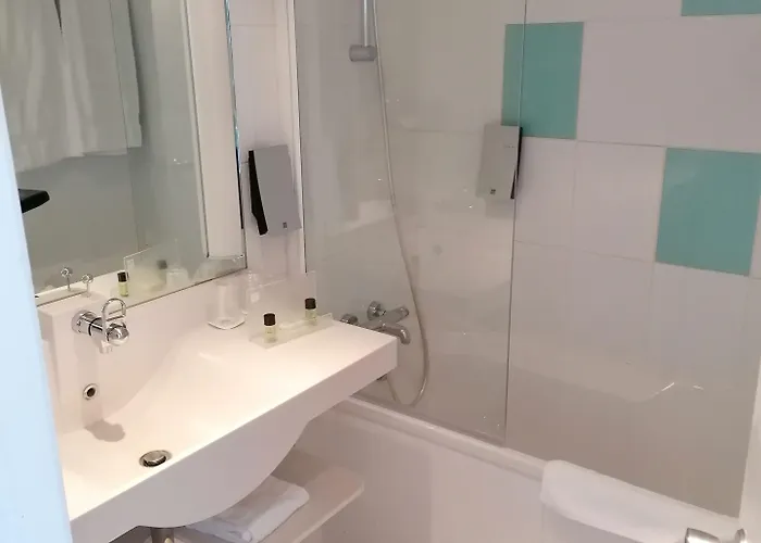 Lille Ouest By Ihg 4* Englos