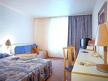 Lille Ouest By Ihg Hotel Englos